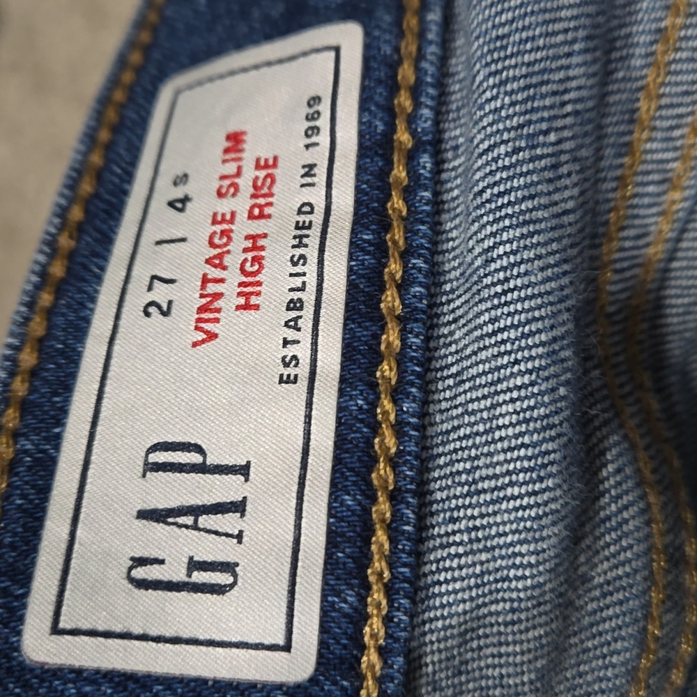 Gap size 27/4s straight leg vintage slim high rise jeans